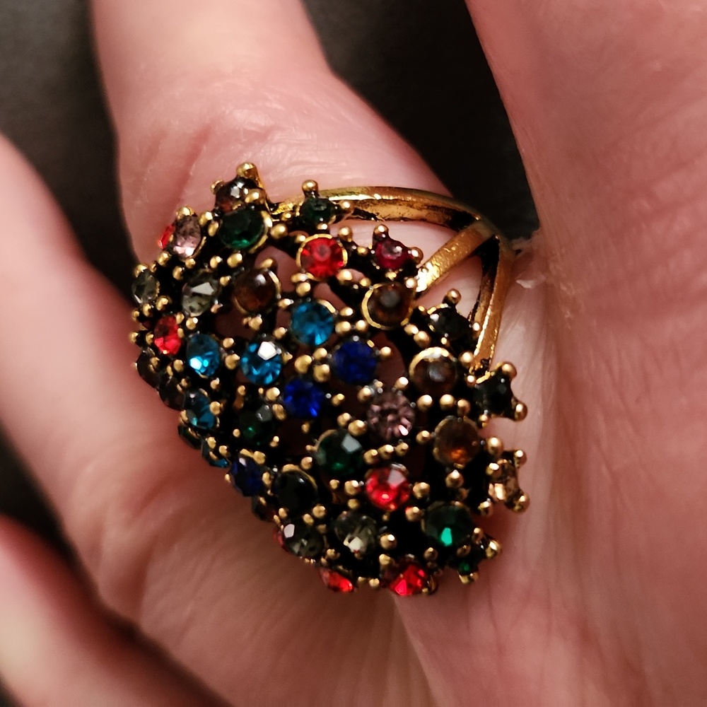 NEW- RING, SIZE 10 - Picture 4 of 9